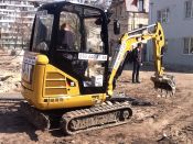 Мини-экскаватор