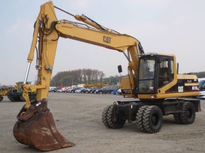 Caterpillar (CAT) M318
